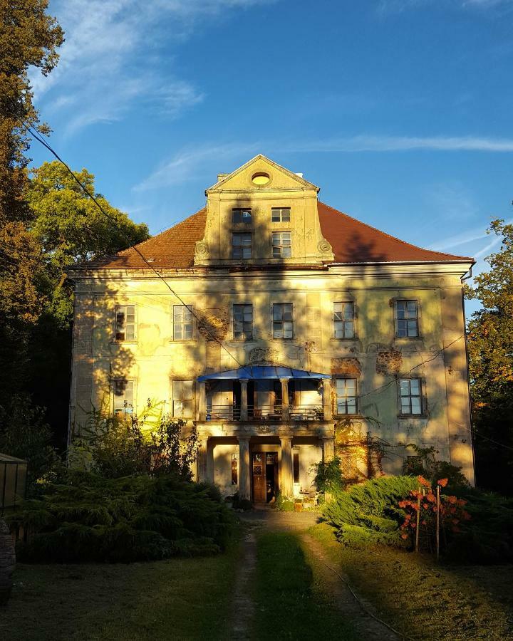 Palac Rzasiny Gryfów Śląski Exterior foto